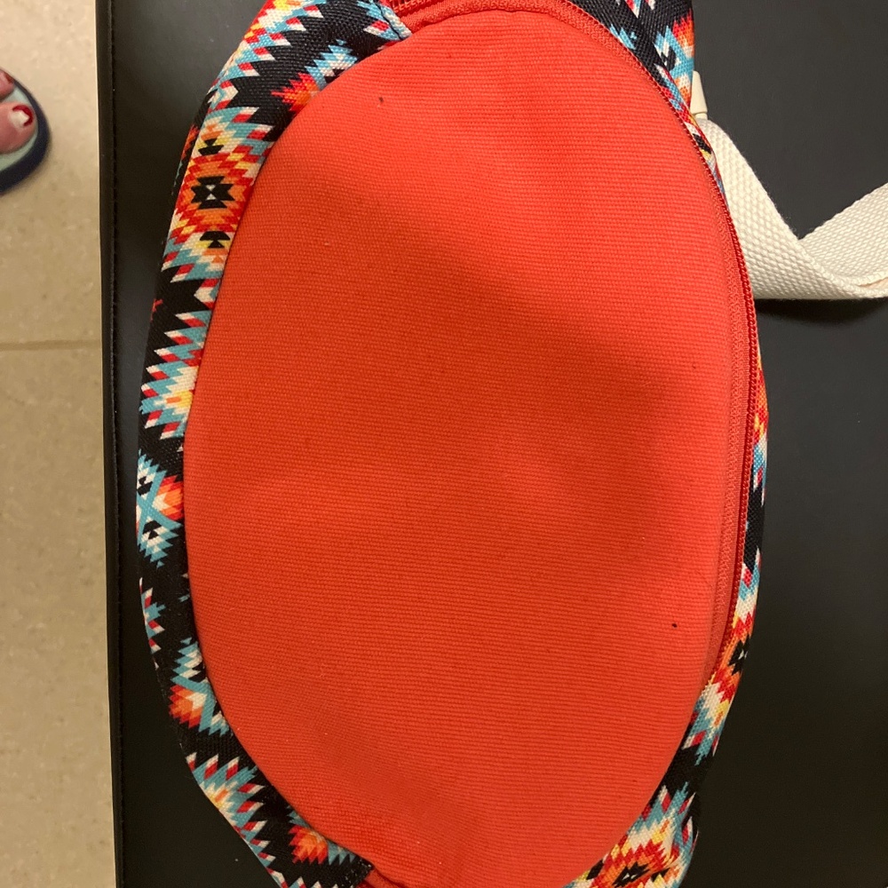 New multi color Fanny Pack - Picture 2 of 5